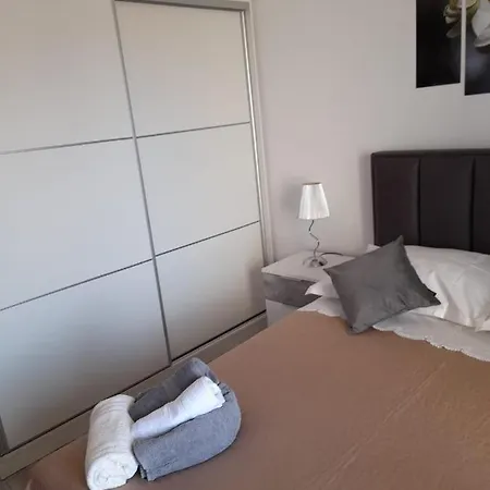 Lucy Апартаменты *