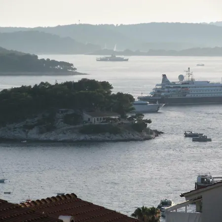 Lucy Apartmán Hvar Town