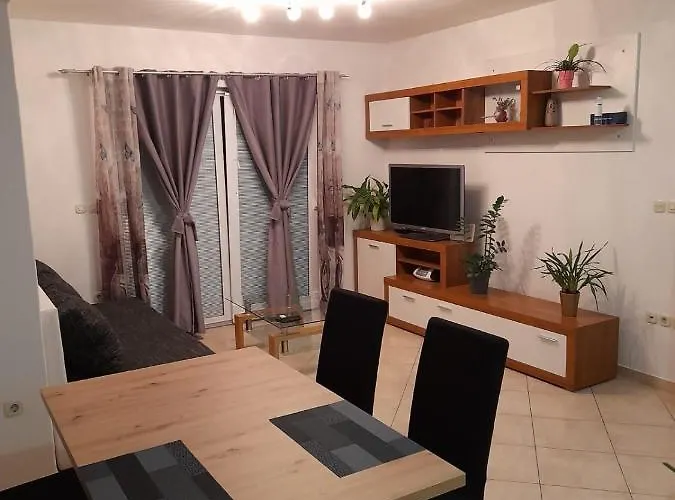 Lucy Апартаменты Хвар