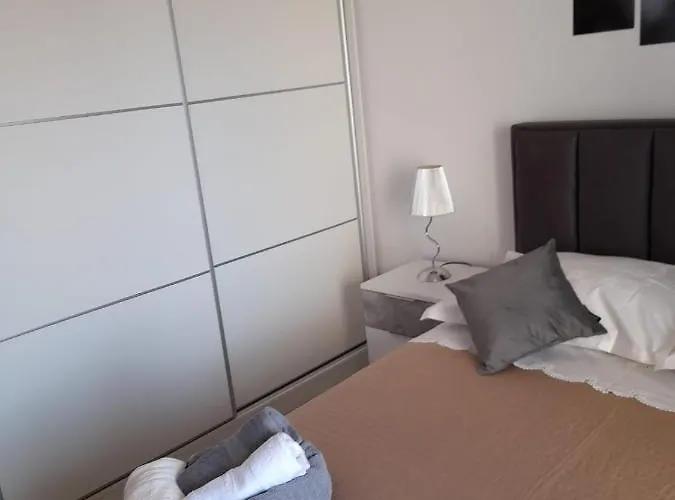 Lucy Апартаменты *